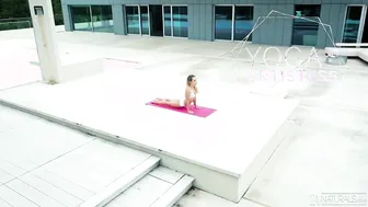 Mona Blue's Natural Yoga Hardcore Blowjob