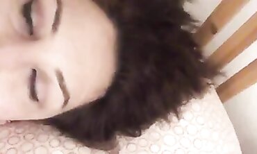 Turkish Expat Gul Er Reveals Her Big Tits and Ass