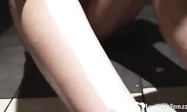 Princess Shaves Her Pussy On Camera