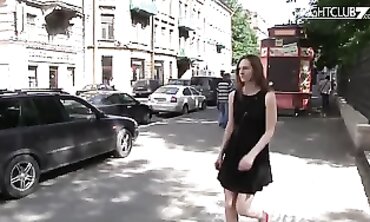 Der Fucky-Fucky Tourist wird angesprochen und gefickt