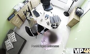 VIP4K: Jovencita se deja castigar por dinero en audición