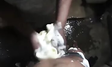 Malathi Akka Takes a Big Dick in Clean Amateur Action