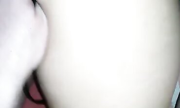Latina MILF Peeing and Getting Fisted