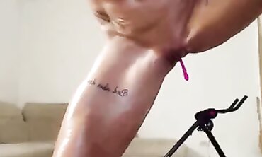 Fit Muscle Mommy Shows Ripped Six Pack on Webcam