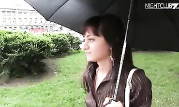 Junges Nubiles abgeschleppt und verbotene Sachen gemacht