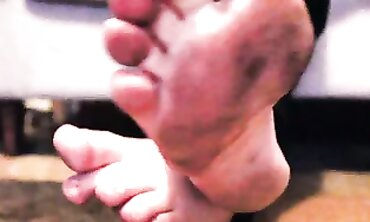 POV: Sexy Lana Cosplay Barefoot Foot Licking