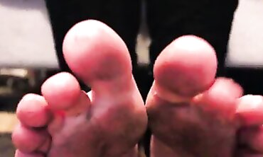 POV: Sexy Lana Cosplay Barefoot Foot Licking