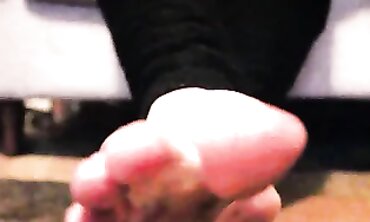 POV: Sexy Lana Cosplay Barefoot Foot Licking