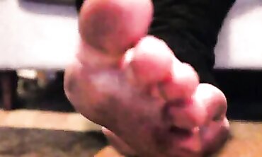 POV: Sexy Lana Cosplay Barefoot Foot Licking