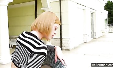 Alexa Glukoza Masturbates Outdoors