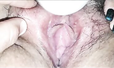 Latina BBW Fiancee Enjoys Close-Up Hitachi Vibrator Massage