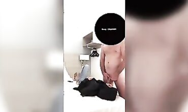 Hijabeuse Amateur Se Fait Sucer et Sodomiser
