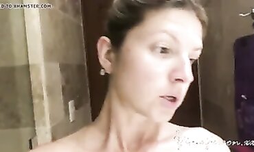 Gina Gerson's Solo Motel Masturbation Session