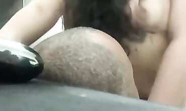 Latina BBW com Tatuagem em Cena Amadora e Intensa