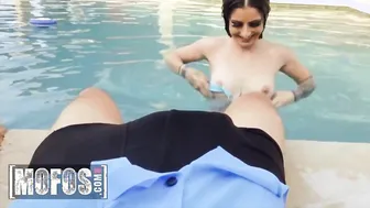Honey-Kat's Hot Summer - Hottie Blonde Babe Swims in Sex with Big Dick