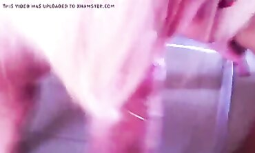 Vacca Esibizionista: Milf Bionda Amatoriale in Orgasmo