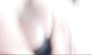 Ebony Mama With Massive Bouncing Tits Squirts
