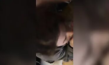 Brune MILF Avaleuse et Suceuse de Bite