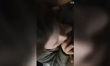 Brune MILF Avaleuse et Suceuse de Bite