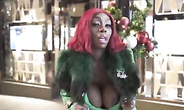 Silicone Melon Paradise Vol. 118: Big Tits MILF