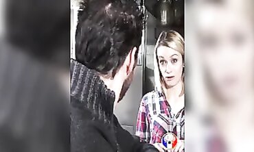 Alexia se fait punir par le mec de sa mère