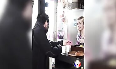 Alexia se fait punir par le mec de sa mère