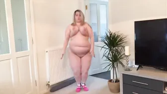 Phoebe: British Amateur BBW Blonde Jumping