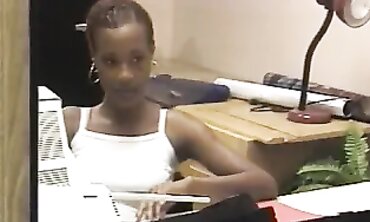 Hot MILF Uses Sex Toys to Satisfying Her Huge Orgasm