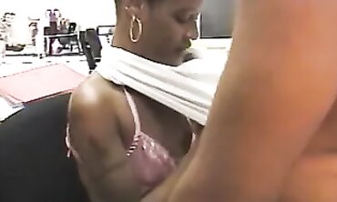 Hot MILF Uses Sex Toys to Satisfying Her Huge Orgasm