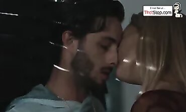 Mona Wales: Horny Cougar Cheats on Her Spouse Again