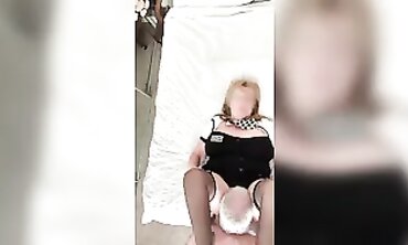 Linda the Cop: British Amateur MILF in Stockings
