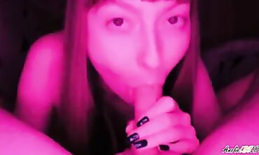 Volupuous Babe Sucks Her Boyfriend's Best Friend For A Perfect Facial