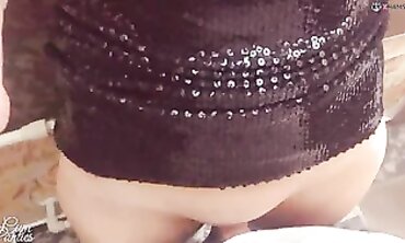 POV Mature Amateur Gets Cummed In Lingerie At Night Club