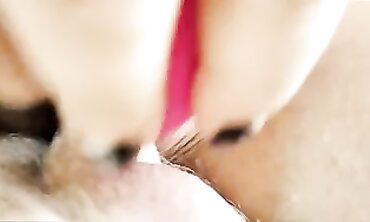 Redhead Mom Beauty Gets Close-Up Creampie