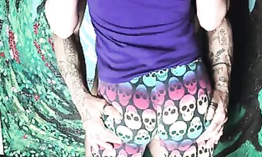 CFNM Jizz Shotgun in Yoga Leggings