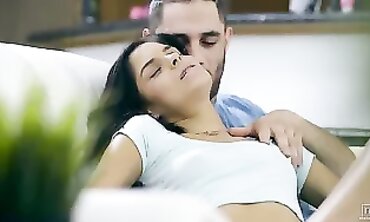 Dark Haired Vixen Teaches You How to Seduce Your Man With Blowjob Techniques