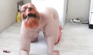 Super-Cute BBW With Massive Ass Masturbates With Large Toy