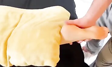 Blonde MILF Gets Oiled Massage With Foot And Toe Focus