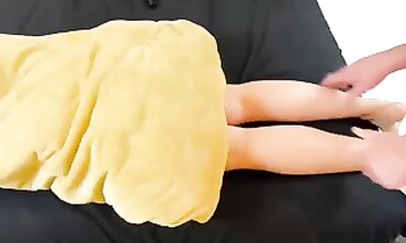 Blonde MILF Gets Oiled Massage With Foot And Toe Focus
