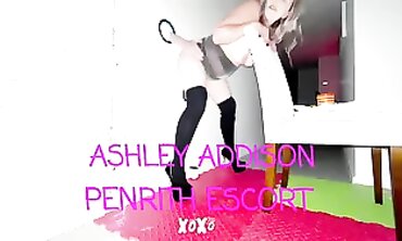 Aussie Blonde Gets Creampied Through Gloryhole