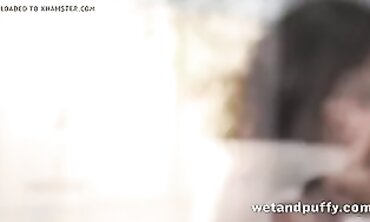 Nicolette Noir Uses a Huge Dildo on Her Massive Lips