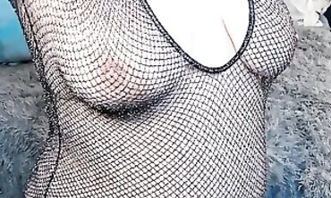 Redhead MILF Takes a Deep Creampie in Her Plump Labia