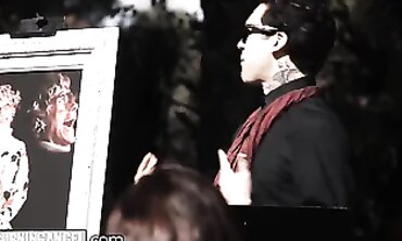 Marley Brinx Seduces a DILF for an Outdoor Hardcore Fuck