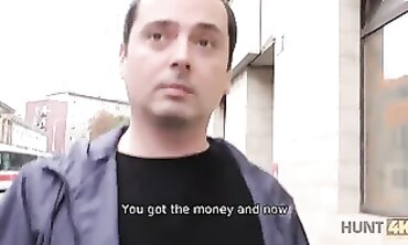 Successful Hunter Meets Honey on the Streets