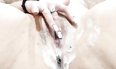 AureliyaxXx Gets Aroused By Creamy Splooge