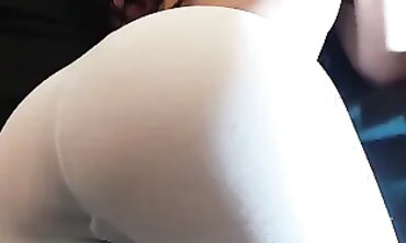 Laura's Mind Blown Booty - Cam Girl Turned Porn Star Reveals Her First Scene