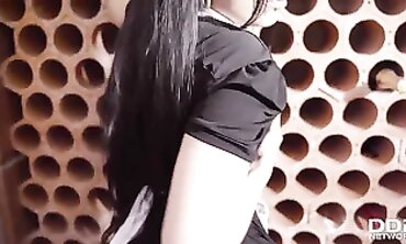 Hispanica Maid Cleaning Hard Dick With Her Luscious Latin Lip Service