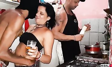 Beauty Cooks While Her Husband Mike Sweetheart Takes Danny Torrid