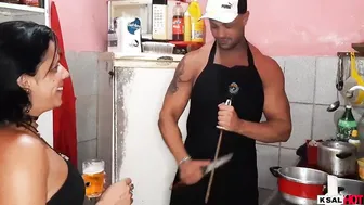 Beauty Cooks While Her Husband Mike Sweetheart Takes Danny Torrid