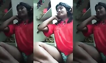Swathi Hub Gets a Glowing Outdoor Blowjob